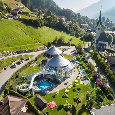 Σπίτι διακοπών Spacious Detached Chalet In Holiday Village Wald im Pinzgau