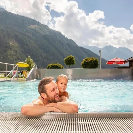 Spacious Detached In Village Nyaraló Wald im Pinzgau