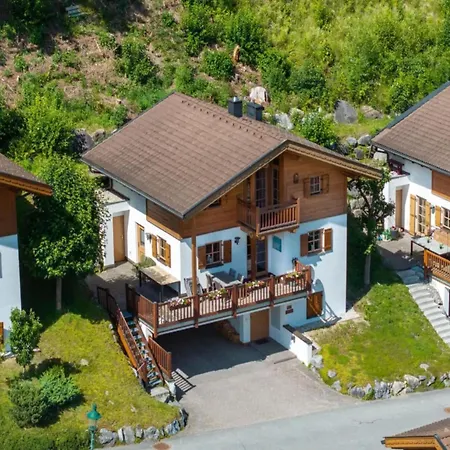 Spacious Detached In Village Nyaraló Wald im Pinzgau