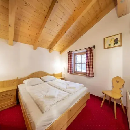 Nyaraló Spacious Detached In Village Wald im Pinzgau
